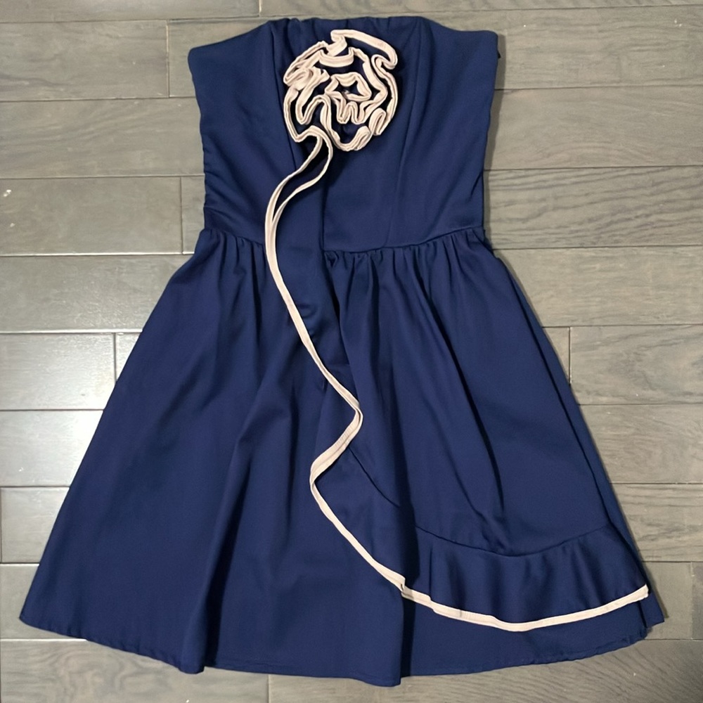 NWT Prairie New York Strapless Dress with Flower Detail Size XS